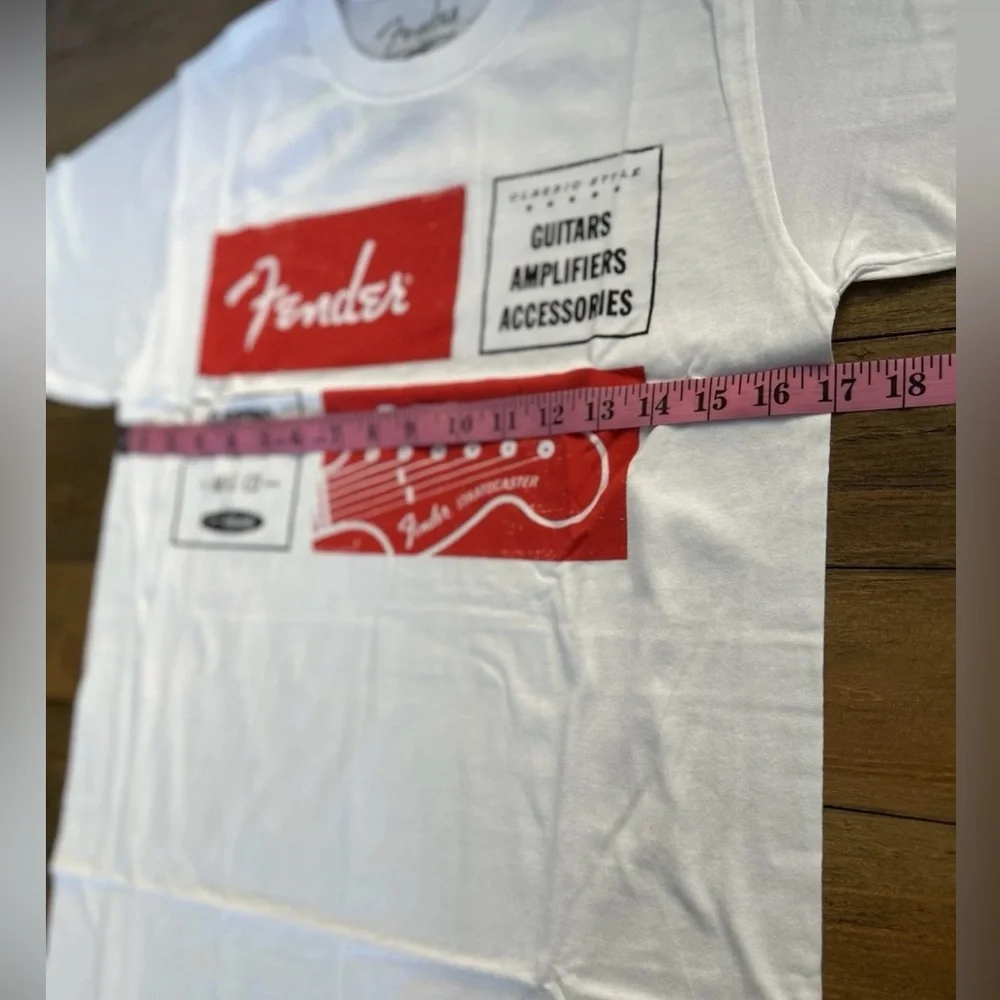 FENDER Electric Instrument White Tee black and red Guitar graphics Sz Sm